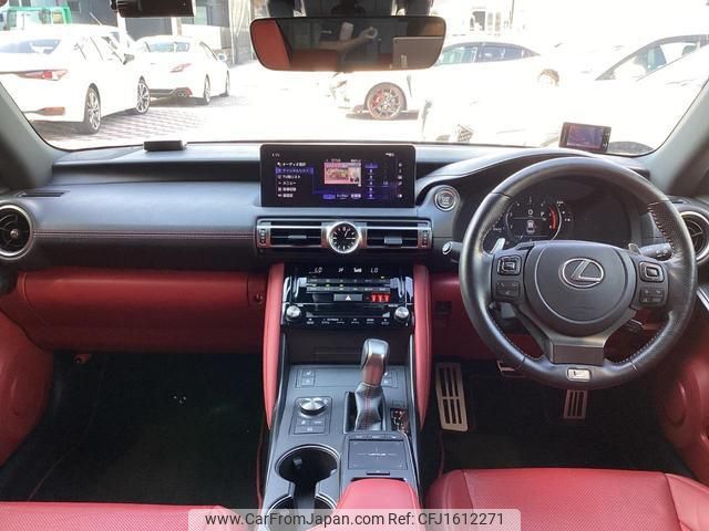 lexus is 2020 CFJ1612271 image 2