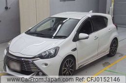 toyota aqua 2014 -TOYOTA--AQUA DAA-NHP10--NHP10-2396762---TOYOTA--AQUA DAA-NHP10--NHP10-2396762-