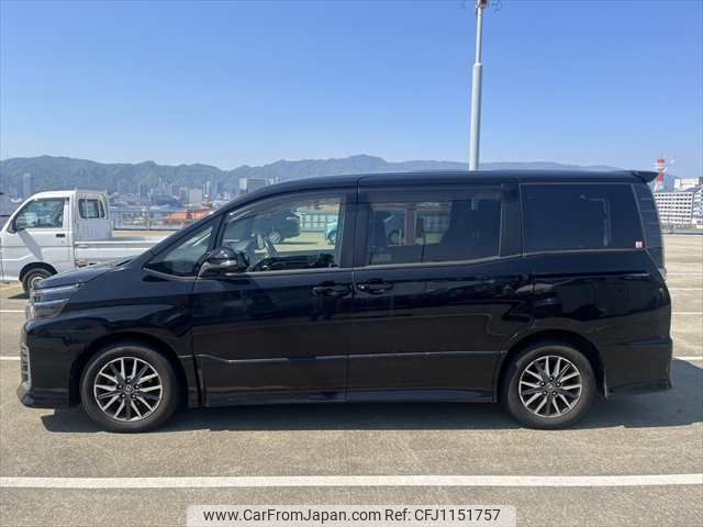 toyota voxy 2014 NIKYO_QK29875 image 2