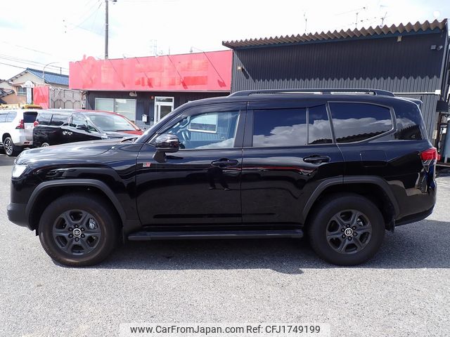 toyota land-cruiser 2023 CFJ1749199 image 2