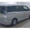 toyota voxy 2017 quick_quick_DBA-ZRR80G_0372057 image 2