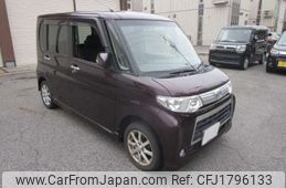daihatsu tanto 2011 CFJ1796133