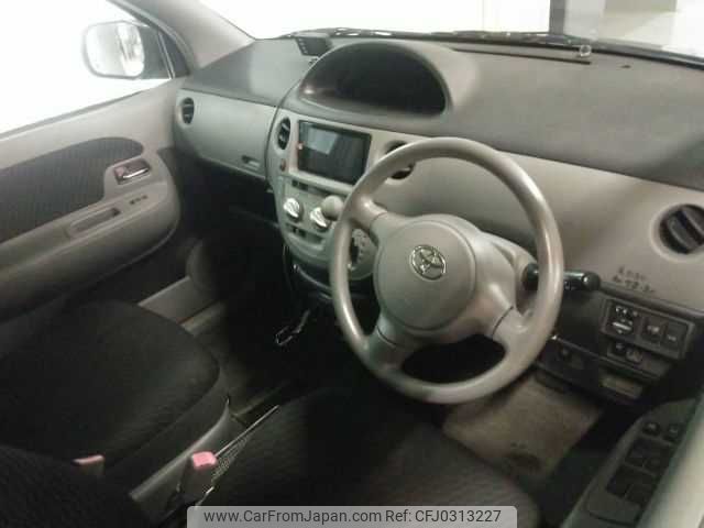 toyota sienta 2010 TE1171 image 2