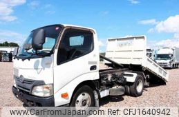 hino dutro 2013 CFJ1640942