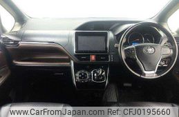 toyota esquire 2015 504928-923901