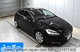 volvo v40 2018 CFJ1571436