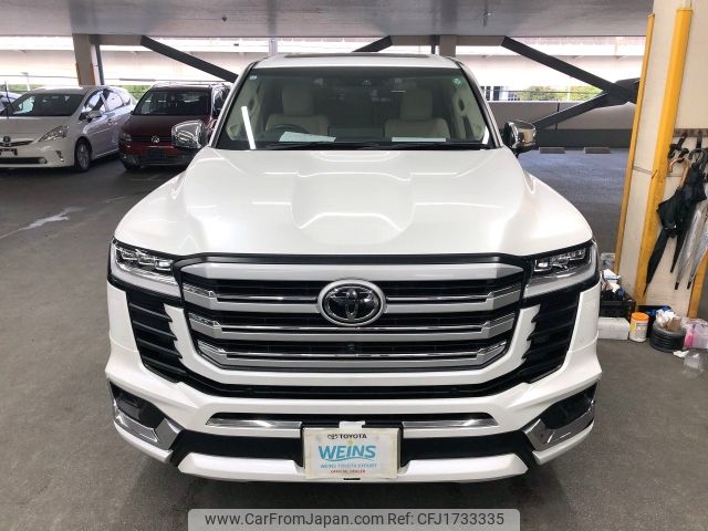 toyota land-cruiser 2023 CFJ1733335 image 2