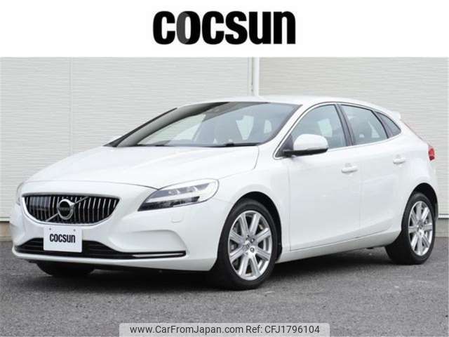 volvo v40 2017 CFJ1796104 image 1
