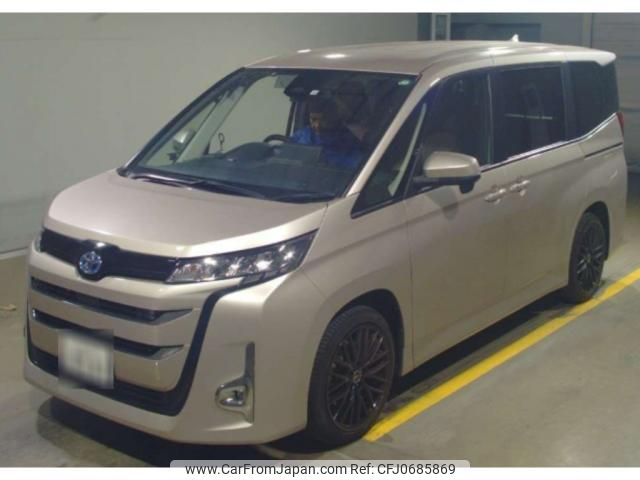 toyota noah 2022 quick_quick_6AA-ZWR90W_ZWR90-0041197 image 1