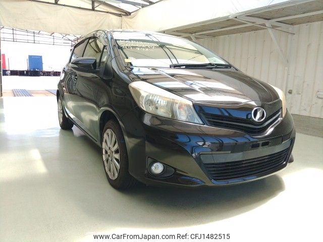 toyota vitz 2012 ENHANCEAUTO_1_ea302278 image 1