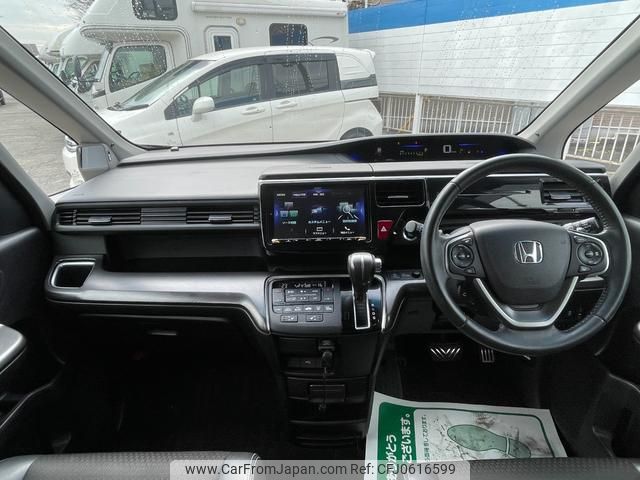 honda stepwagon 2022 GOO_JP_700040407230250106001 image 1