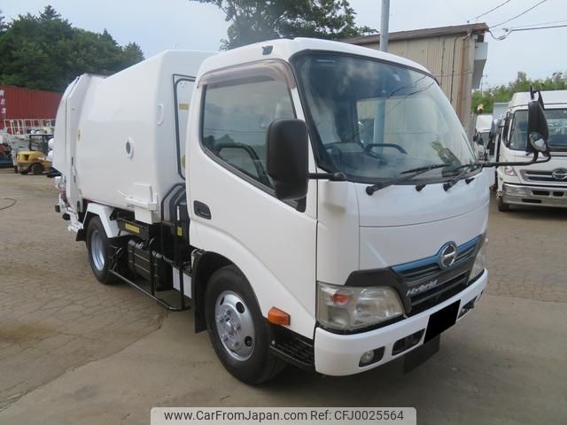 hino dutro 2015 GOO_NET_EXCHANGE_0400935A30240716W001 image 2