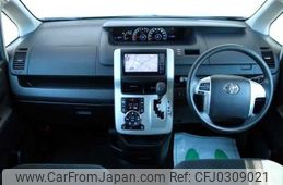 toyota voxy 2011 TE5447