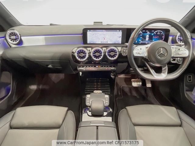 mercedes-benz cla-class 2022 CFJ1573175 image 2