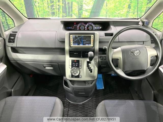 toyota voxy 2010 -TOYOTA--Voxy DBA-ZRR70W--ZRR70-0323202---TOYOTA--Voxy DBA-ZRR70W--ZRR70-0323202- image 2