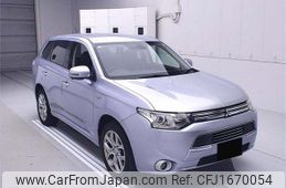 mitsubishi outlander-phev 2013 CFJ1670054