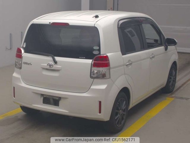 toyota spade 2017 CFJ1562171 image 2