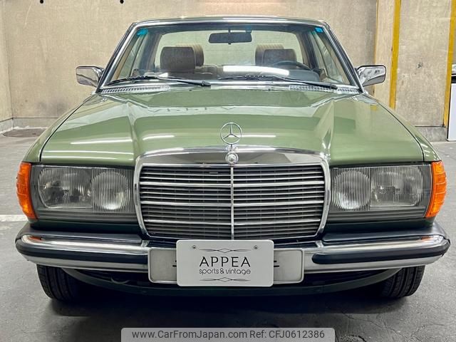 mercedes-benz medium-class 1982 GOO_JP_700057071230241219002 image 2