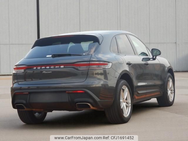 porsche macan 2022 CFJ1691452 image 2