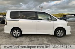 toyota voxy 2007 NIKYO_NN40031