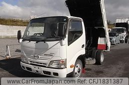 hino dutro 2012 CFJ1831387
