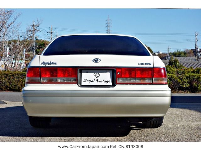 Used TOYOTA CROWN 1997/Nov CFJ8198008 in good condition for sale