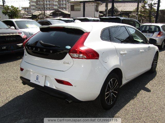 volvo v40 2018 -VOLVO--Volvo V40 MD4204T--2545951---VOLVO--Volvo V40 MD4204T--2545951- image 2