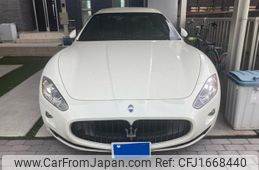 maserati granturismo 2012 CFJ1668440