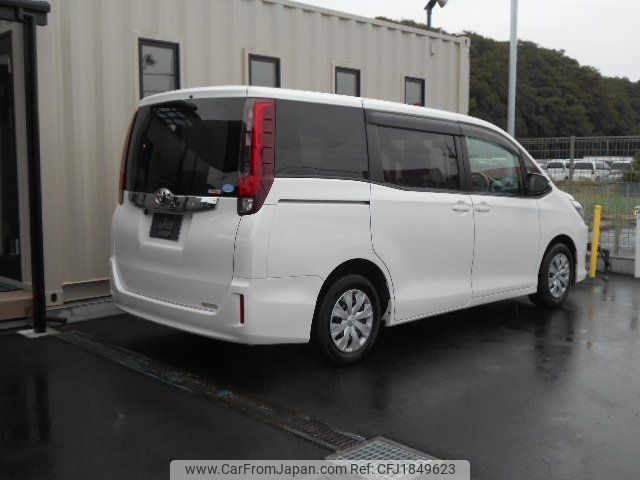 toyota noah 2016 CFJ1849623 image 2