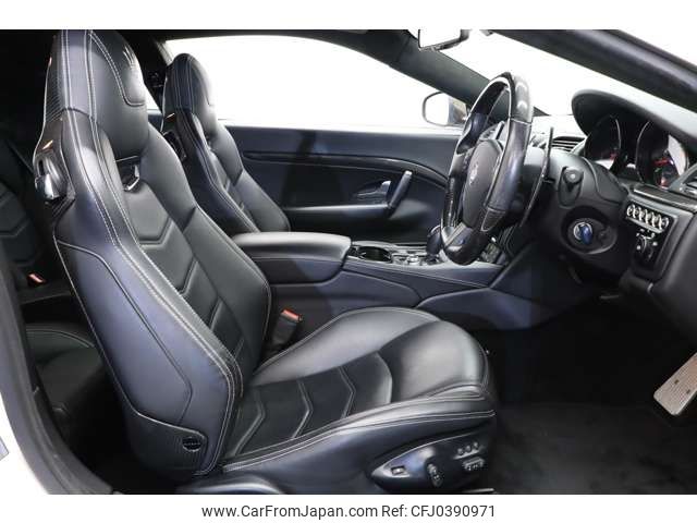 maserati granturismo 2017 -MASERATI--Maserati GranTurismo ABA-MGTA1--ZAMVL45C000272300---MASERATI--Maserati GranTurismo ABA-MGTA1--ZAMVL45C000272300- image 2