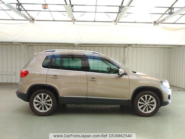 volkswagen tiguan 2011 ENHANCEAUTO_1_ea283736 image 2