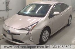 toyota prius 2018 -TOYOTA--Prius DAA-ZVW50--ZVW50-8073699---TOYOTA--Prius DAA-ZVW50--ZVW50-8073699-