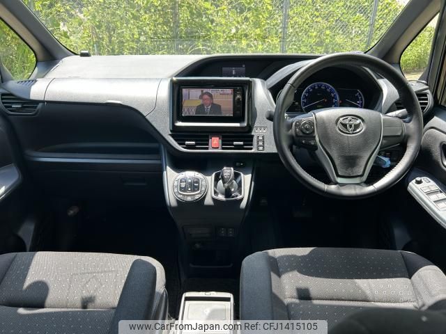 toyota voxy 2014 CFJ1415105 image 2