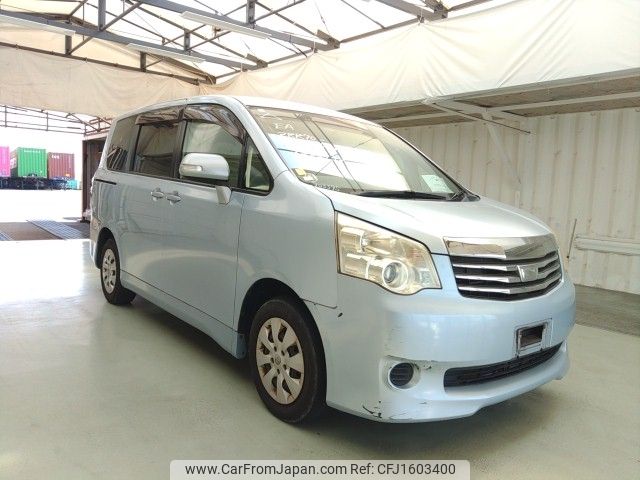 toyota noah 2010 CFJ1603400 image 1
