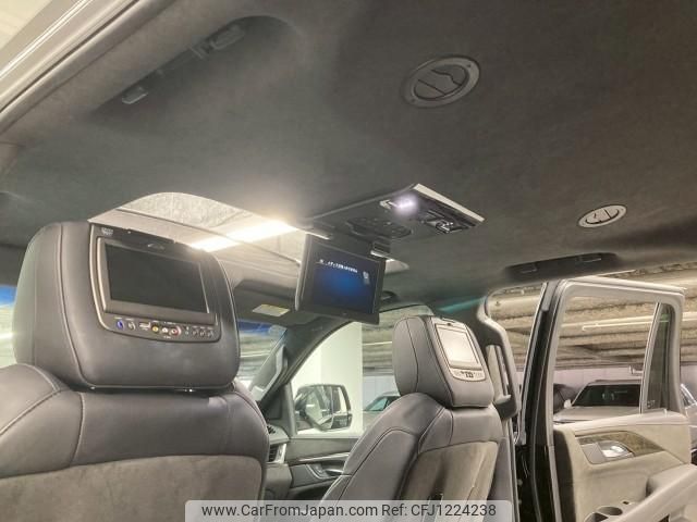 cadillac escalade 2017 quick_quick_99999_1GYS47KJ8GR381236 image 2