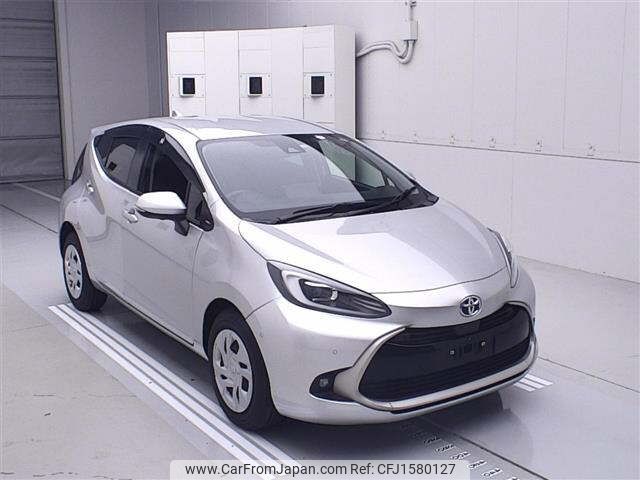 toyota aqua 2022 CFJ1580127 image 1