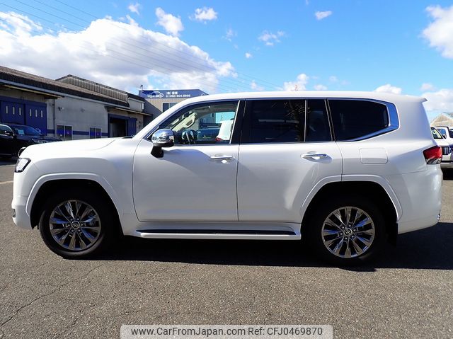 toyota land-cruiser 2024 24231512 image 2