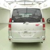 toyota noah 2005 2829189-ea212470 image 3