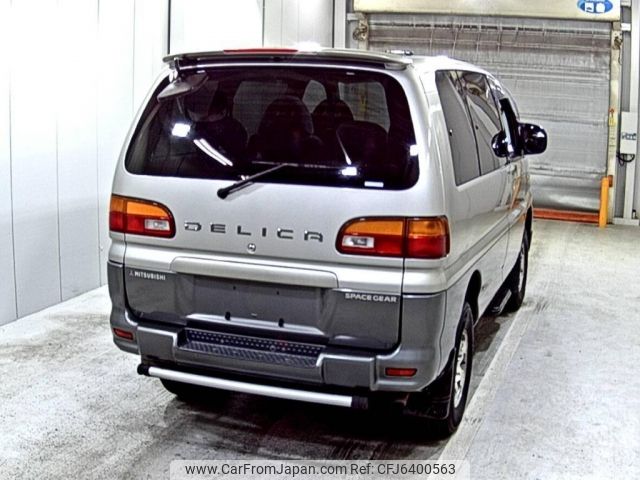 Mitsubishi delica 2000