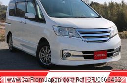 nissan serena 2011 D00276