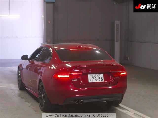 jaguar xe 2017 CFJ1628044 image 2
