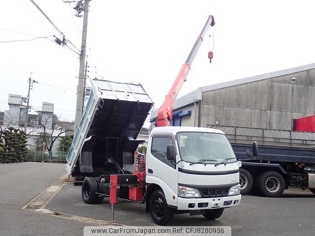 hino dutro 2006 23010305 image 1
