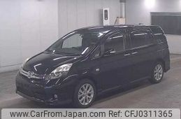 toyota isis 2012 TE3067