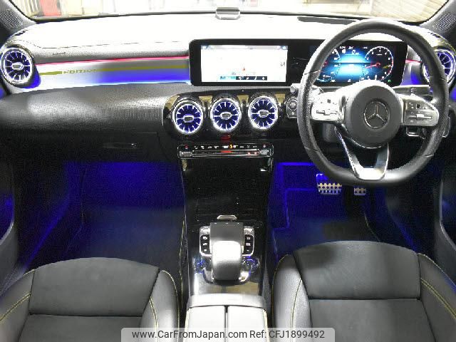 mercedes-benz a-class 2018 CFJ1899492 image 2