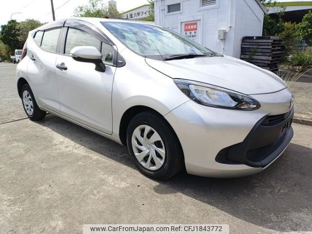 toyota aqua 2022 CFJ1843772 image 2