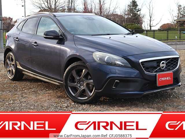 volvo v40 2014 P00349 image 1