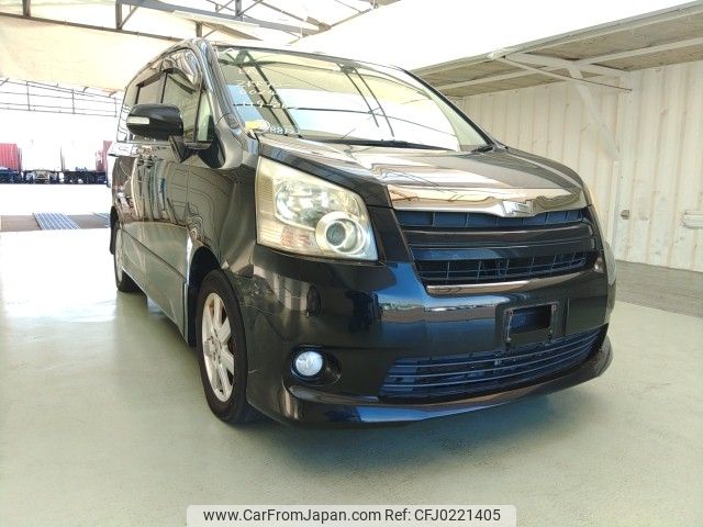 toyota noah 2007 ENHANCEAUTO_1_ea288122 image 1