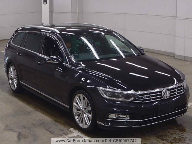 volkswagen passat-variant 2017 quick_quick_ABA-3CCHH_WVWZZZ3CZHE090619 image 1