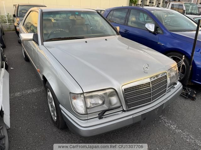 mercedes-benz e-class 1994 quick_quick_124052_124052-2C103463 image 1