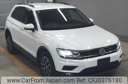 volkswagen tiguan 2018 -VOLKSWAGEN--VW Tiguan WVGZZZ5NZJW966532---VOLKSWAGEN--VW Tiguan WVGZZZ5NZJW966532-